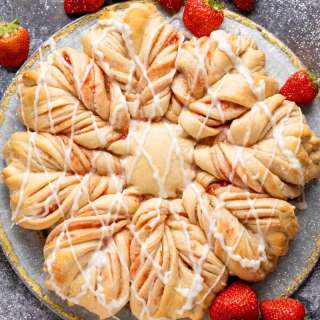 Strawberry Cream Cheese Star Bread (AKA Snowflake Bread)