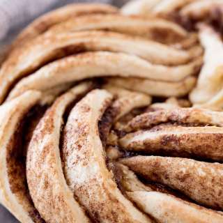 Cinnamon Roll Twist Bread