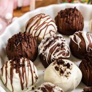 Easy Oreo Truffles
