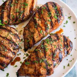 Balsamic Chicken {Easy Marinade}