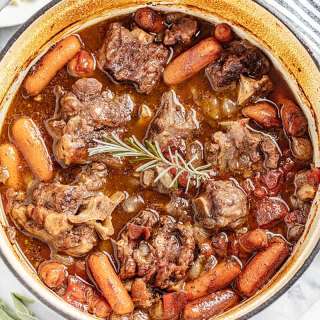 Simple Braised Oxtails