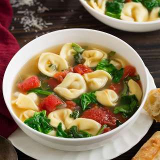 Tomato Spinach Tortellini Soup