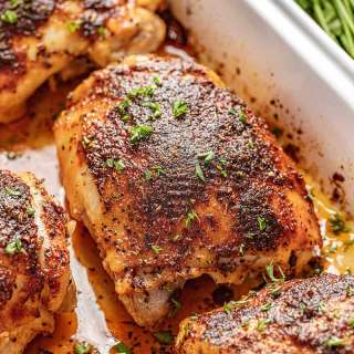 Crispy Oven Baked Chicken Thighs