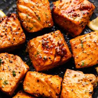 Lemon Garlic Air Fryer Salmon Bites
