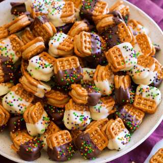 Peanut Butter Pretzel Bites