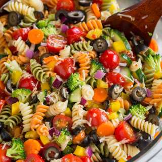 Easy Pasta Salad {with fresh Veggies}