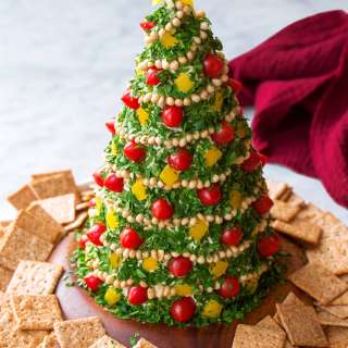 Christmas Tree Cheese Ball