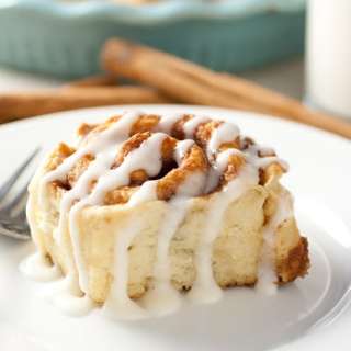 45 Minute Cinnamon Rolls {From Scratch}