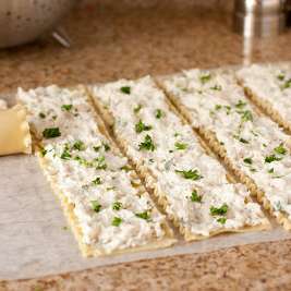 Creamy White Chicken Lasagna Roll Ups