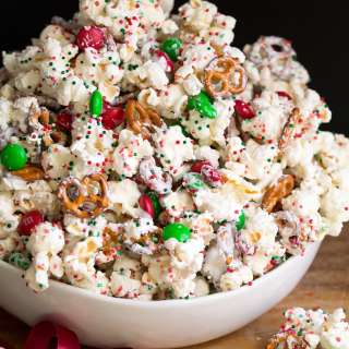 Christmas Crunch {White Chocolate Popcorn}