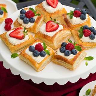 Puff Pastry Fruit Tarts with Ricotta Cream Filling