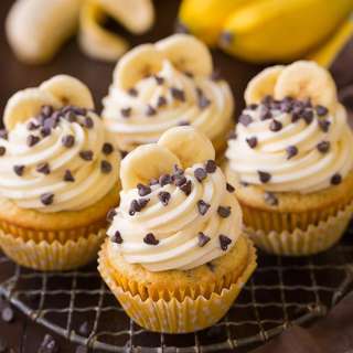 Banana Chocolate Chip Cupcakes with Cream Cheese Frosting
