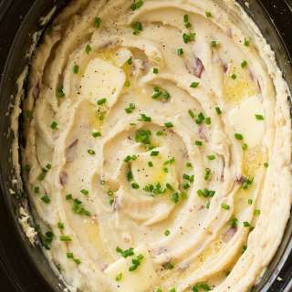 Slow Cooked Garlic Mashed Potatoes