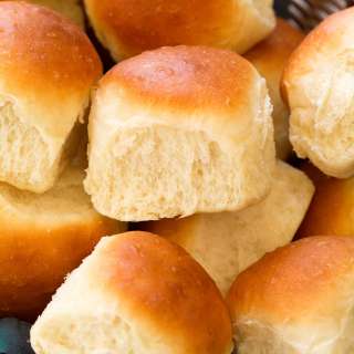 Easy One-Hour Dinner Rolls