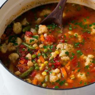 Super Easy Cauliflower Vegetable Soup