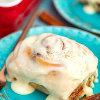 Fluffy Cinnamon Rolls with Cream Cheese Icing