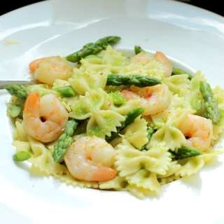 Farfalle Pasta with Prawn and Asparagus