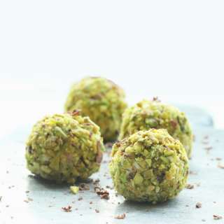 Easy Italian Cannoli Truffles