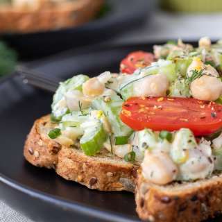 Chickpea Salad With Dill