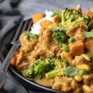 Easy Vegan Massaman Curry (Seitan)