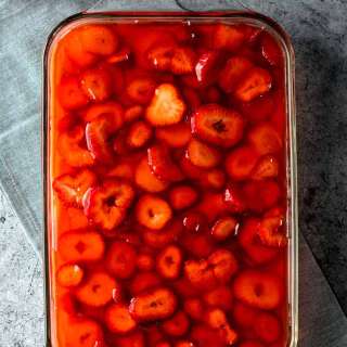 Vegan Strawberry Pretzel Salad
