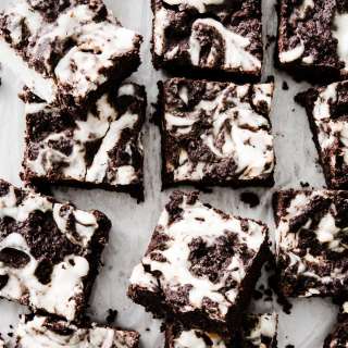 Fudgy Keto Cheesecake Brownies