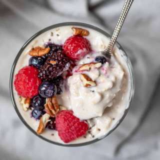 Vegan Breakfast Ideas: 5-Minute Mixed Berry Oatmeal