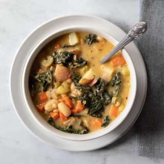 Creamy Tuscan White Bean Soup (Vegan)