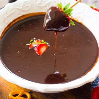 Slow Cooker Chocolate Fondue