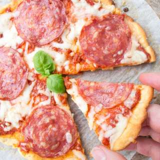 Low Carb Pizza (Easy, Crispy)