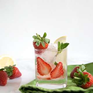 Strawberry Gin Fizz