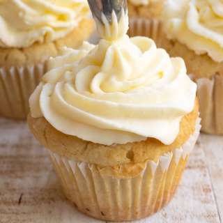 Keto Vanilla Cupcakes