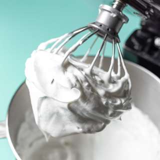 Vegan Whipped Cream (Best Aquafaba Method)