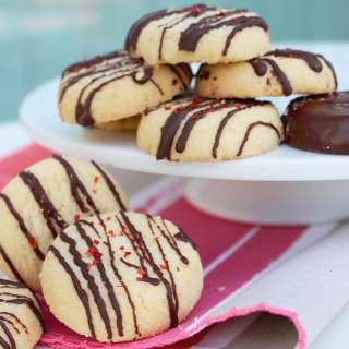 Orange and chocolate shortbread cookies