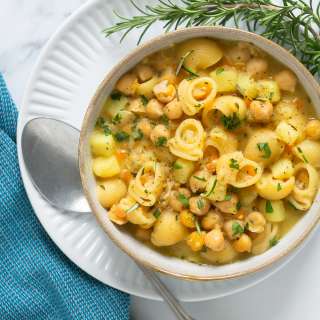 Pasta e Ceci (Italian pasta and chickpeas)