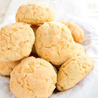 Keto Biscuits (Sugar Free, Low Carb, Cheesy)