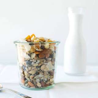 Macadamia Muesli (Gluten-Free, Paleo)