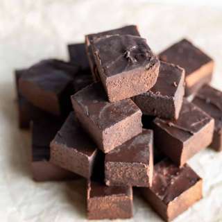 2-Ingredient Vegan Fudge (No Condensed Milk!)
