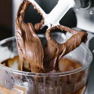 Vegan Chocolate Buttercream Frosting (dairy-free, paleo)