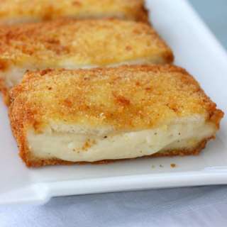 Mozzarella In Carrozza (Fried Mozzarella Sandwich)