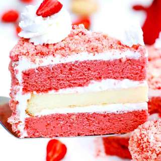 Strawberry Crunch Cheesecake Cake