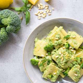 Vegan Broccoli Pesto Pasta