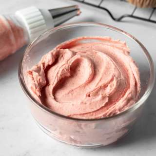 Easy Vegan Strawberry Frosting