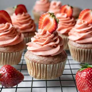 Vegan Strawberry Cupcakes