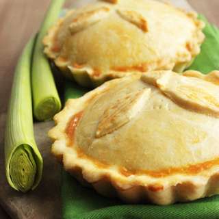 Traditional British Chicken and Mushroom Pie