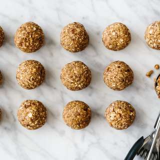 Banana Bread Energy Balls