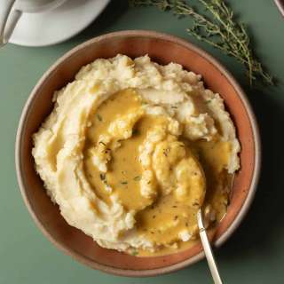 Easy Vegan Gravy (Gluten-Free, 5 Minutes!)