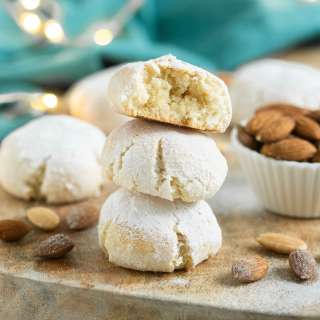 Amaretti Cookies - Soft Italian Almond Cookies