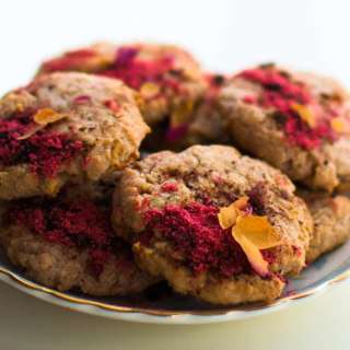 White Chocolate Almond Cookies w/ Raspberry Powder