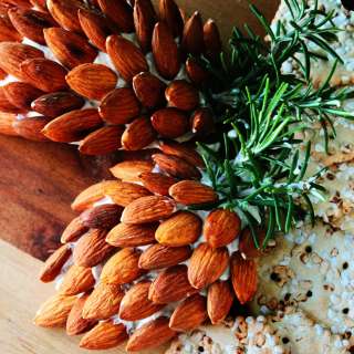 Christmas Pine Cone Cheese Ball